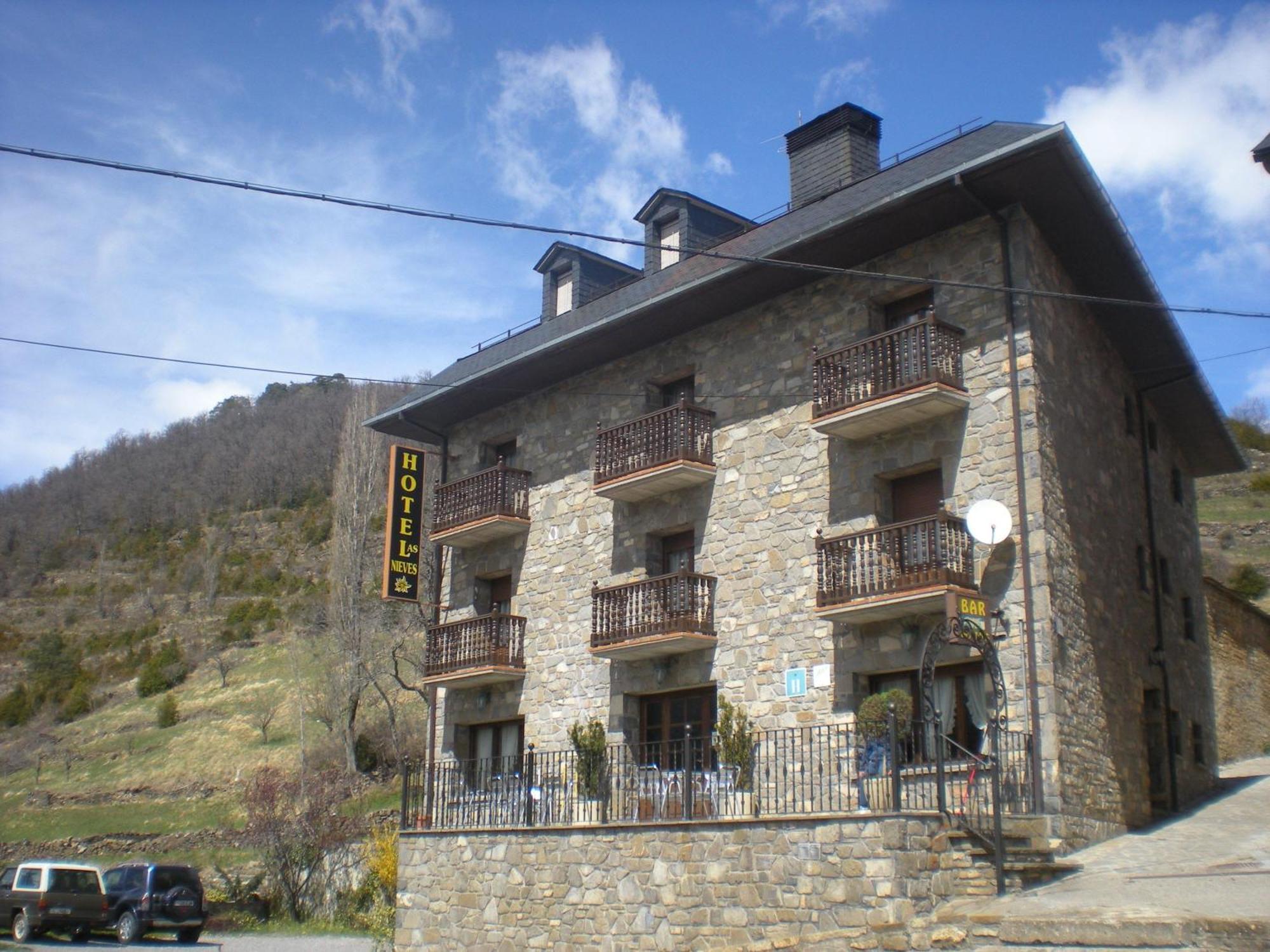 Hotel Las Nieves Linás de Broto エクステリア 写真