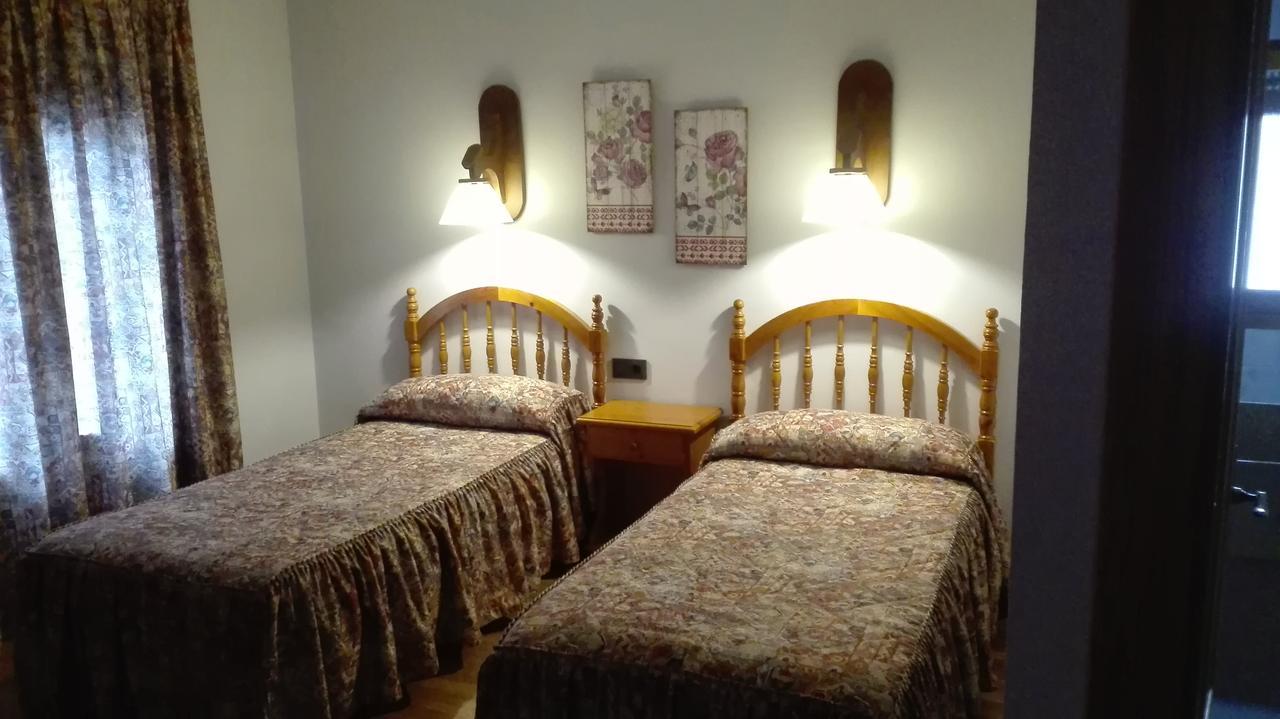 Hotel Las Nieves Linás de Broto エクステリア 写真