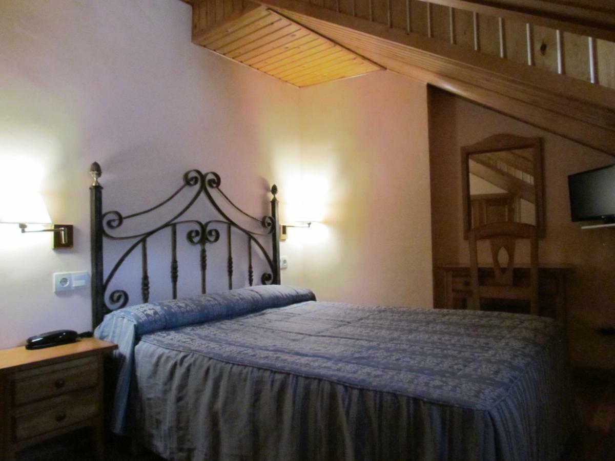Hotel Las Nieves Linás de Broto エクステリア 写真